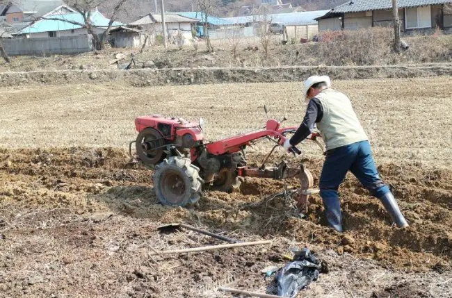 use tiller for farming