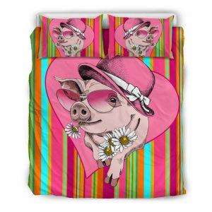 Very Cute Cartoon Pig Lady Wear Hat and Sunflower Bedding Set Queen